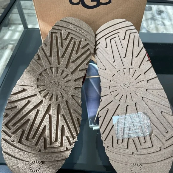 Brand New !!! UGG Tazz Slippers !!! - USA size 6 - Picture 7 of 11